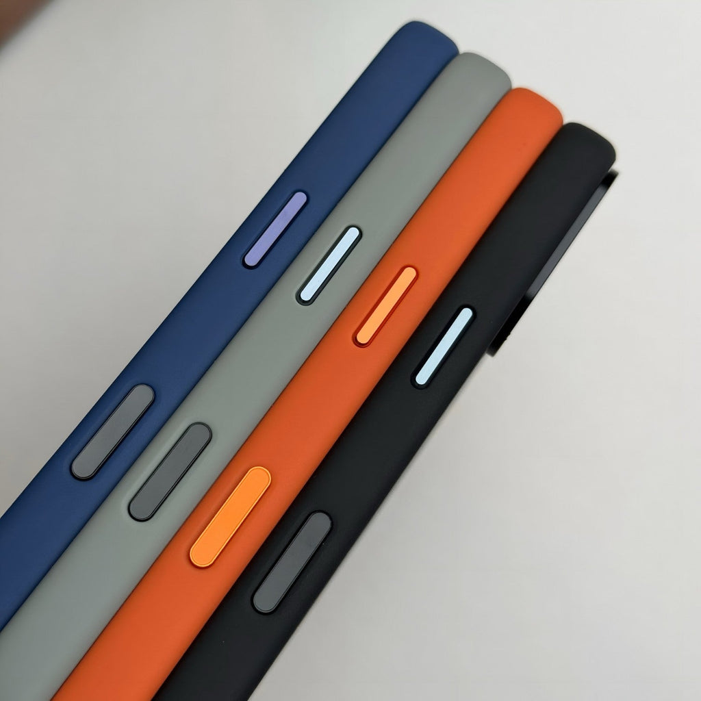iPhone 17 Back Cover / Soft Silicone Clear Case